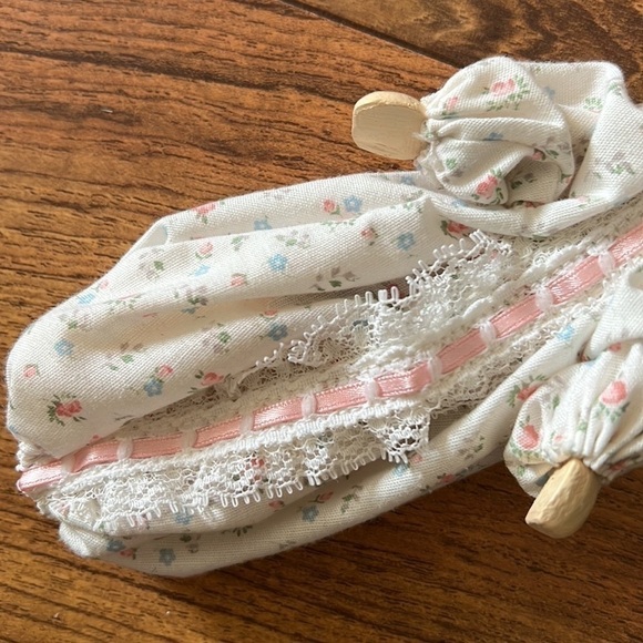 𝅺vintage Clothespin Doll - Picture 4 of 4
